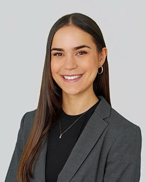 Aurora Murseli – Fachwirtin Wirtschaftsprüfung (WPK), Bachelor of Arts Philosophie